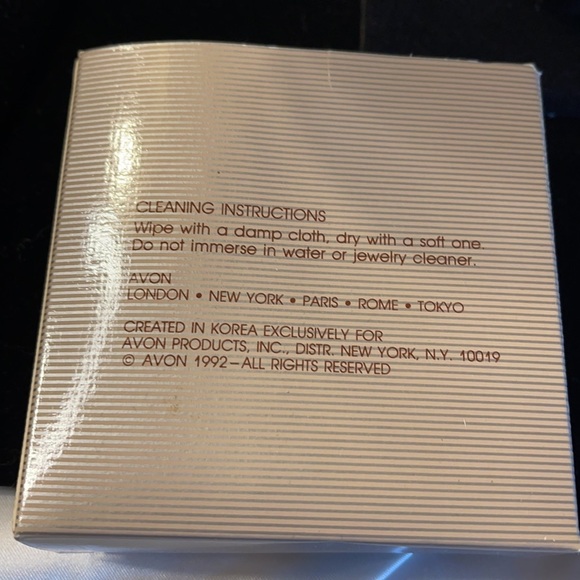 Avon (1992) Vintage Pearlesque Wrap Bracelet- Fits any size wrist - Picture 6 of 6